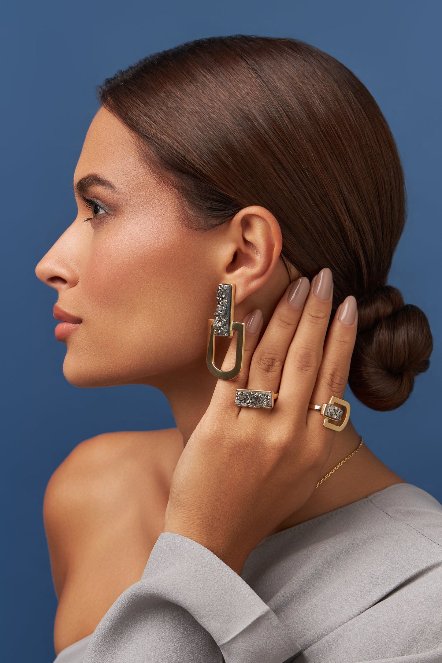 Brinco Elos - Drusa Metalizada | Semijoia Banhada a Ouro 18K