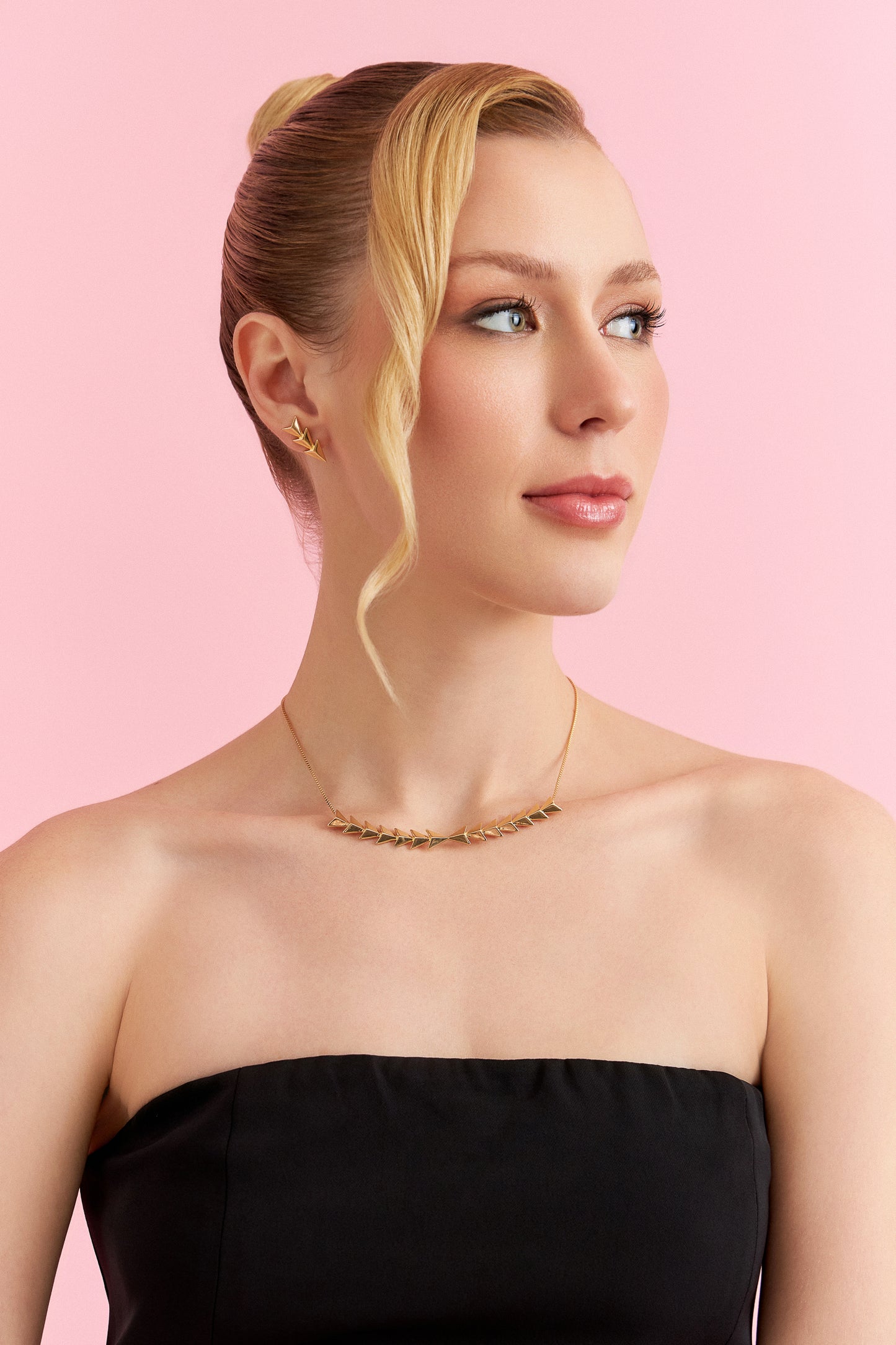 Colar Flecha — Banho de Ouro 18k