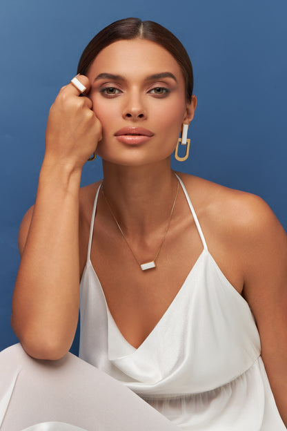 Colar Estrutura - Porcelana Branca | Semijoia Banhada a Ouro 18K