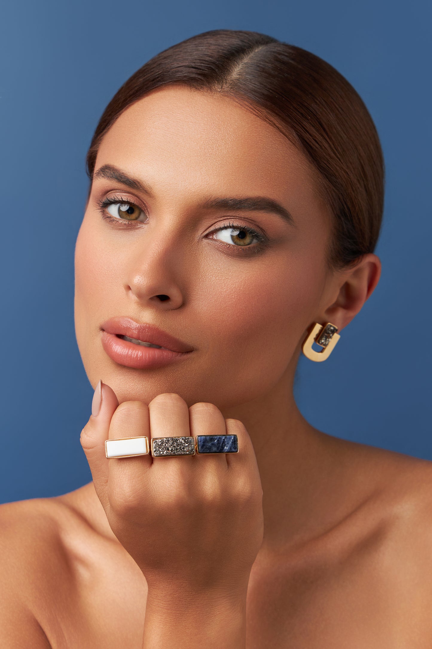 Anel Estrutura - Porcelana Branca | Semijoia Banhada a Ouro 18K