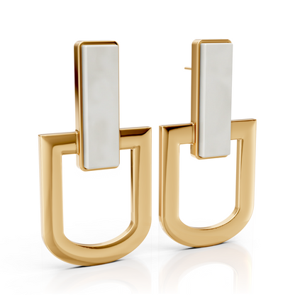 Brinco Elos com Porcelana Branca banhado a ouro 18k – semijoia artesanal delicada feminina – Coleção Elos Aimer Joias