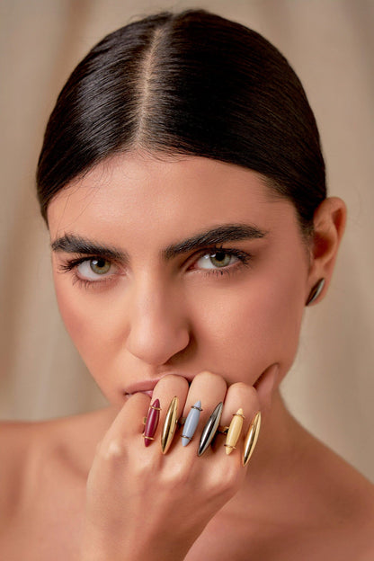 Anel Intuir Resina Italiana Creme e Banho de Ouro 18K. AIMER JOIAS
