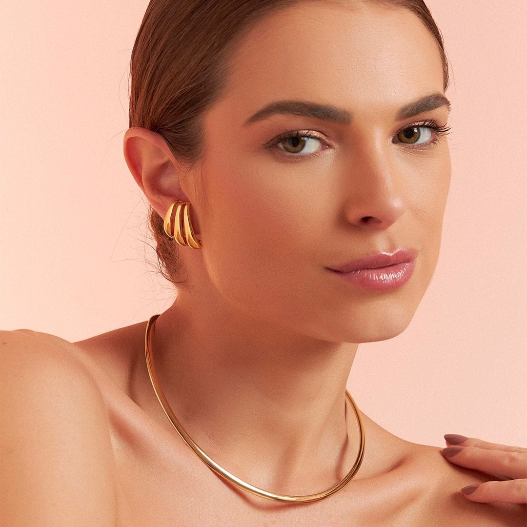 Aro Ondulado ouro — detalhe das ondulações em metal dourado | Aimer Joias